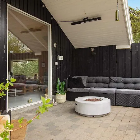 Holiday Xiii Holiday home *